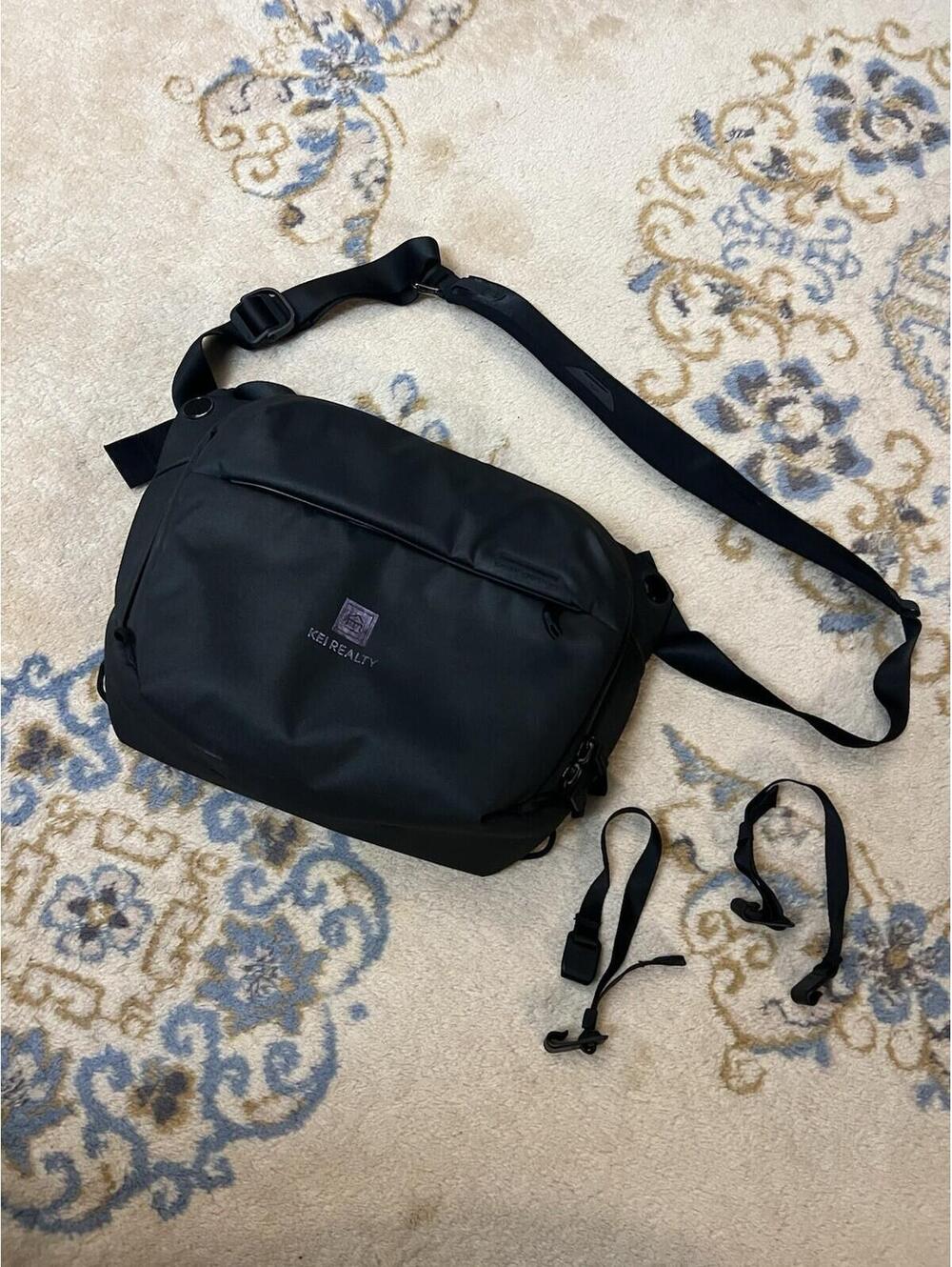 Peak Design Everyday Sling 6L Black Nylon Camera Bag KEI Realty NO Dividers